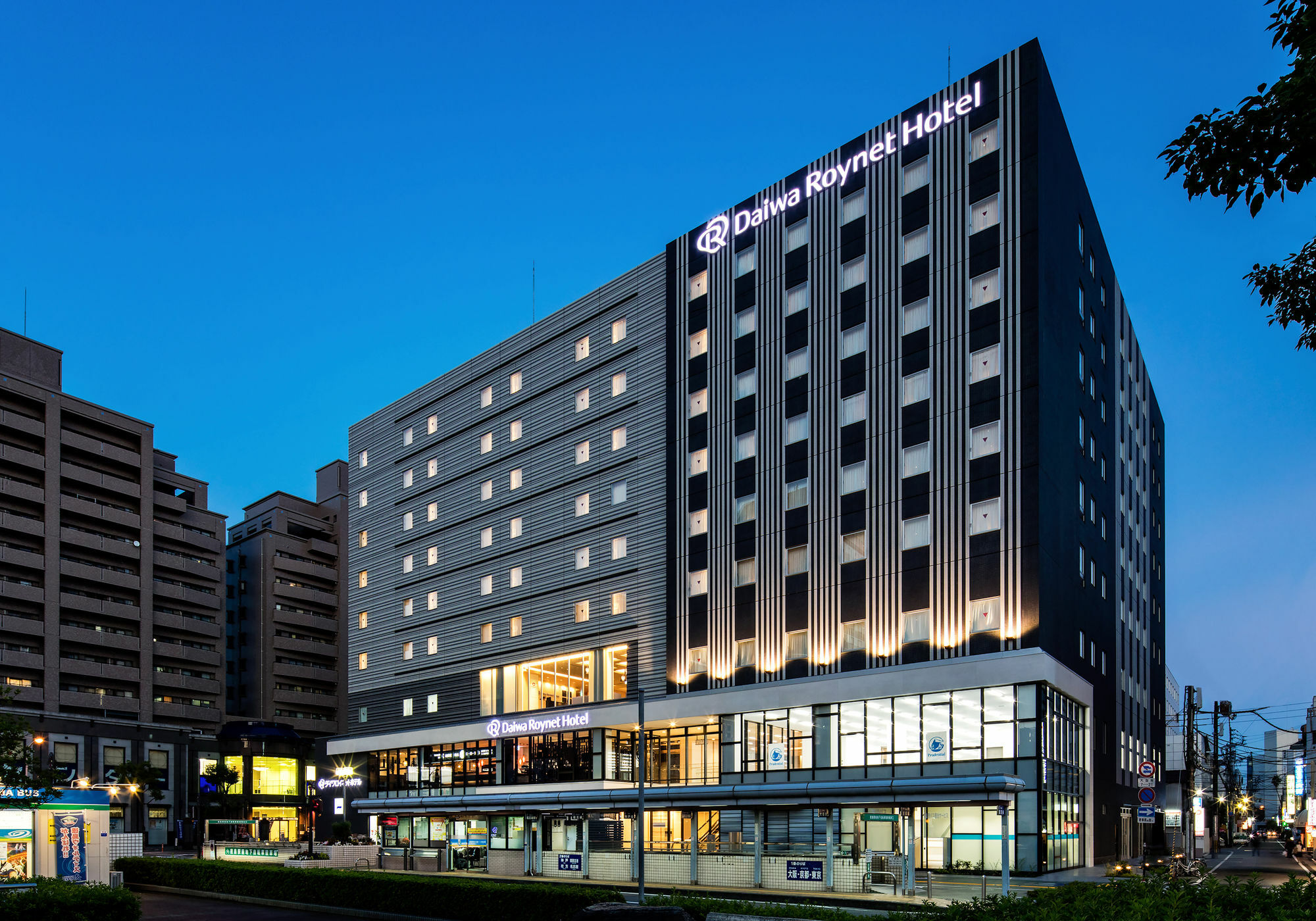 Daiwa Roynet Hotel Tokushima Ekimae Bagian luar foto